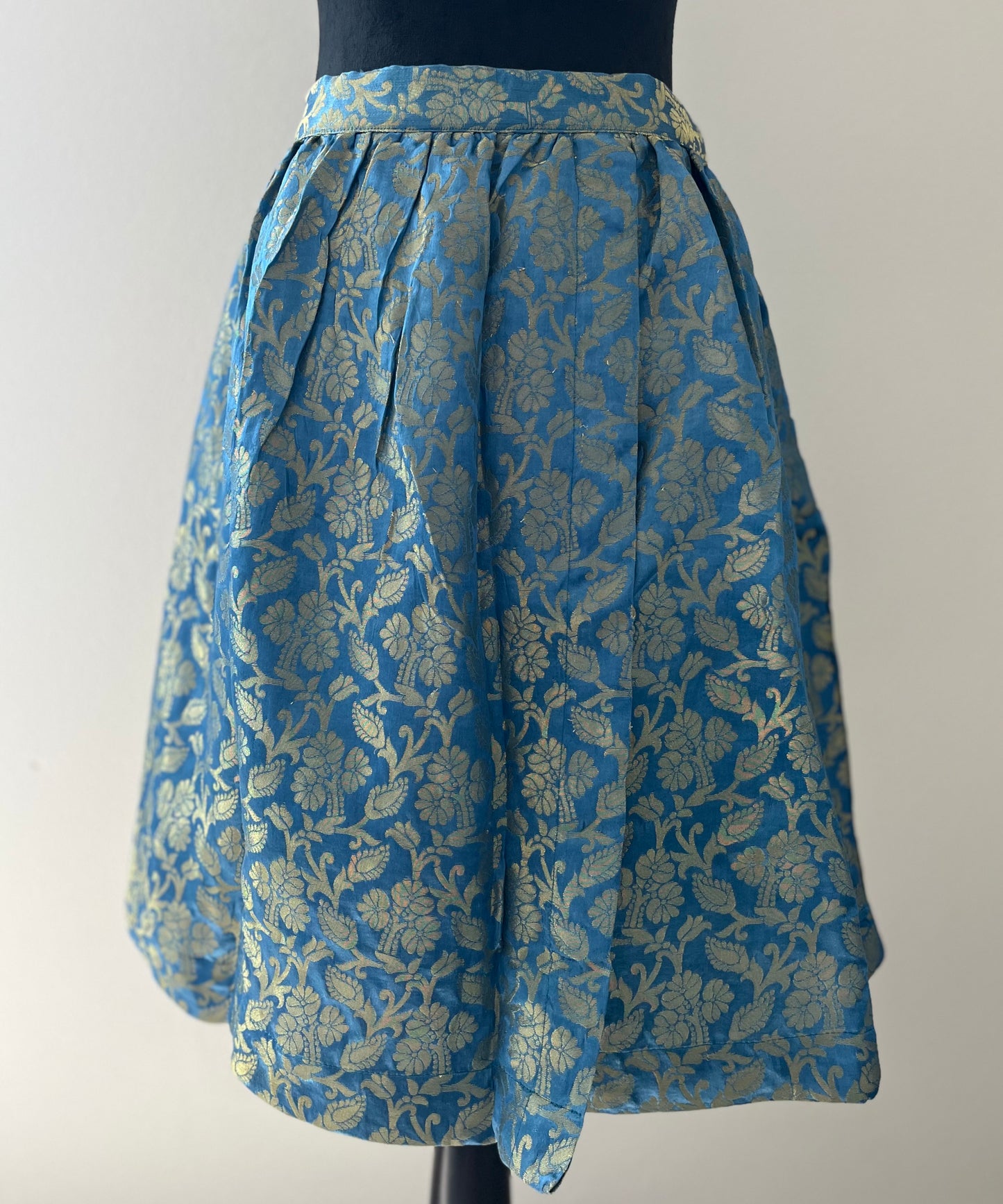 Florin Skirt - With Center Slit